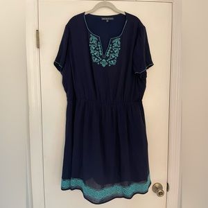 Navy dress with gorgeous turquoise detail!